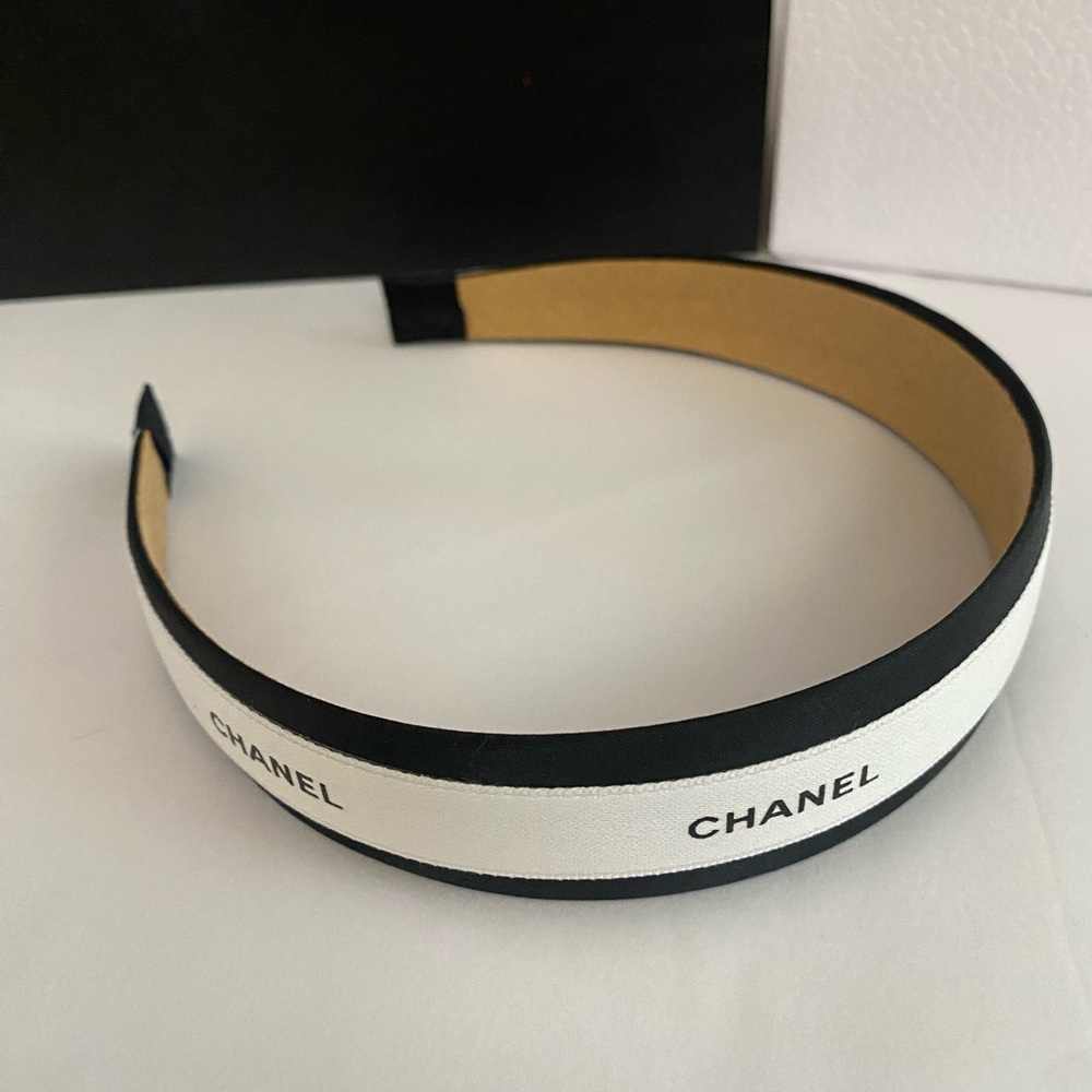CHANEL Black and White Logo Ribbon Headband with Contrast Trim - Picture 2 of 6
